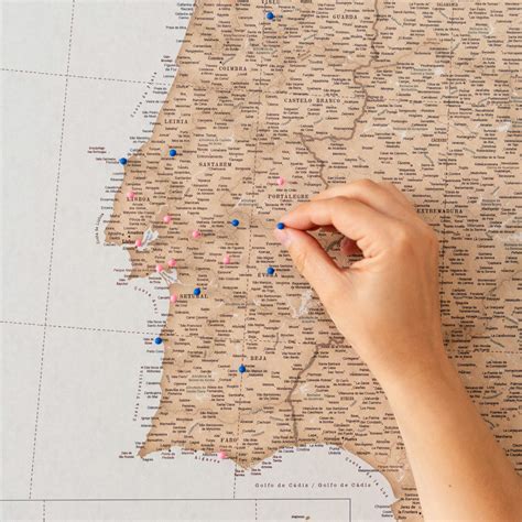 Portugalijos žemėlapis su pažymėtomis vietomis, susijusiomis su kanapių istorija ir politika.