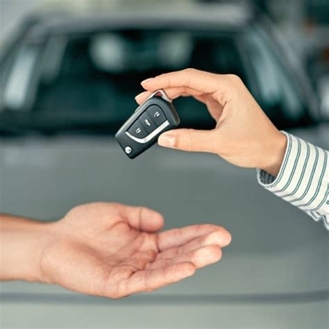 Infografika: Kaip pasirinkti automobilių nuomos įmonę