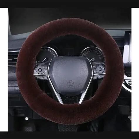 Šildomas vairo užvalkalas automobilyje