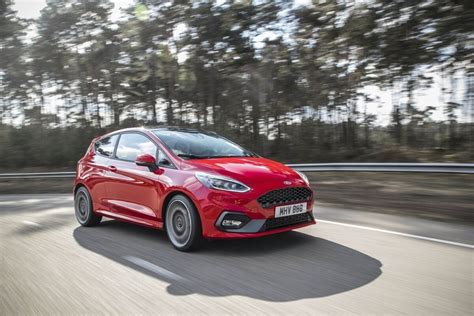Ford Fiesta penktos kartos salonas