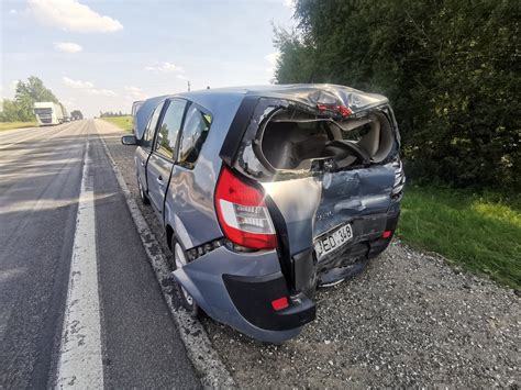 Sudaužytas automobilis BMW avarijos vietoje Jurbarko rajone