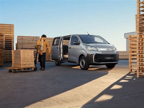 Toyota Professional automobilis su įranga