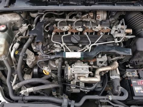 Toyota Avensis Verso 2.0 D4D variklio nuotrauka