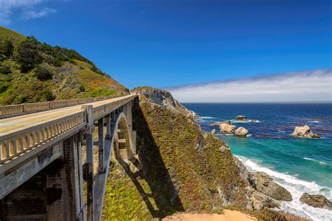 Bixby Bridge tiltas per Ramiojo vandenyno pakrantės greitkelį