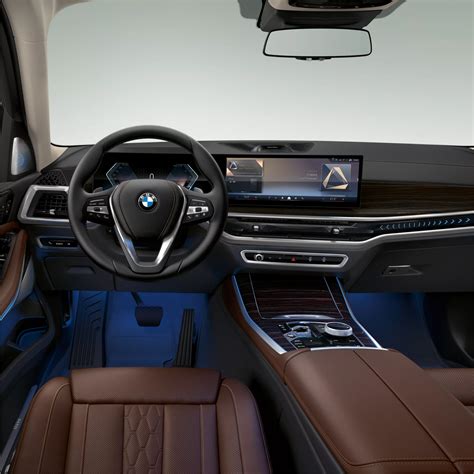 Audi A6 ir BMW X5 interjero palyginimas