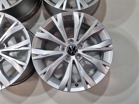 Nauji ratlankiai Volkswagen Tiguan