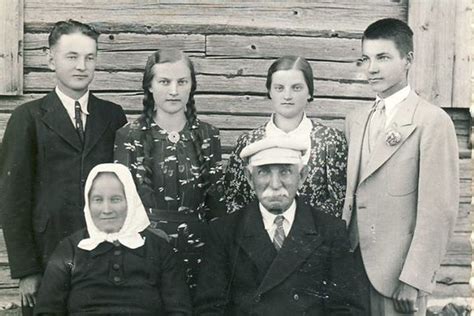 šeimos nuotrauka prieš nelaimę