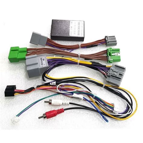 Skirtingi automobiliniai laidai ir adapteriai