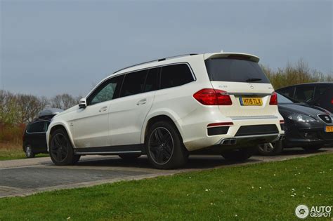 Mercedes-Benz GL 63 AMG variklio schema