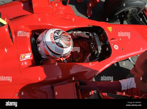 Ferrari F60 bolidas trasoje