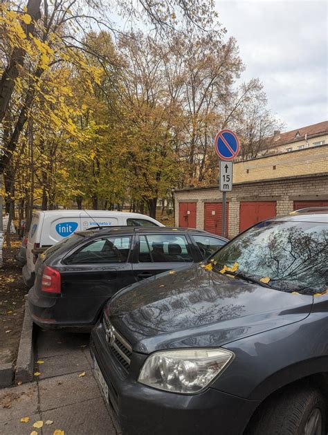 Vizualizacija, kaip teisėtai pažymėti parkavimo vietą daugiabučio kieme