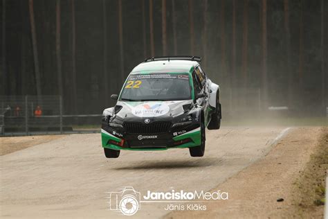 Istorinė nuotrauka iš pirmųjų ralio kroso varžybų