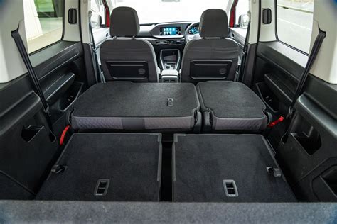 Volkswagen Caddy Maxi interjeras su vairuotojo pagalbos sistemomis