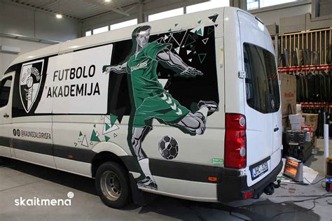 vizualizacija automobilio su reklama