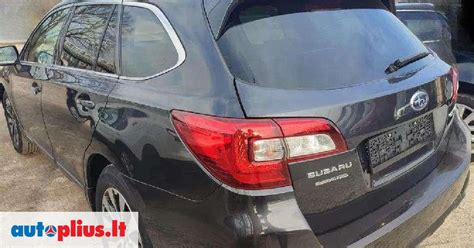 Subaru variklio dalių parduotuvės vitrina