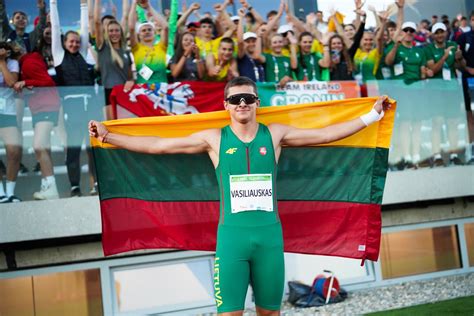 Danielius Vasiliauskas su medaliu