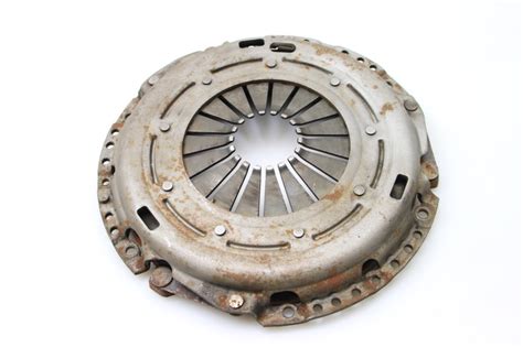 Volkswagen Passat B6 sankabos pedalo ir daviklio vieta