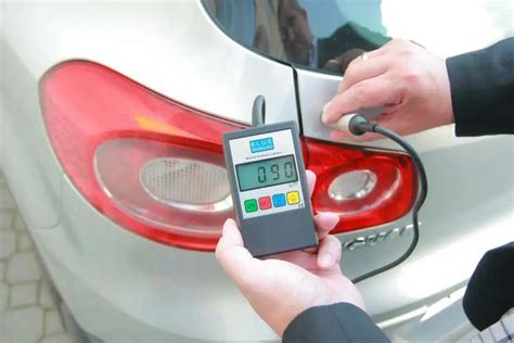 Automobilio skysčių lygio tikrinimas