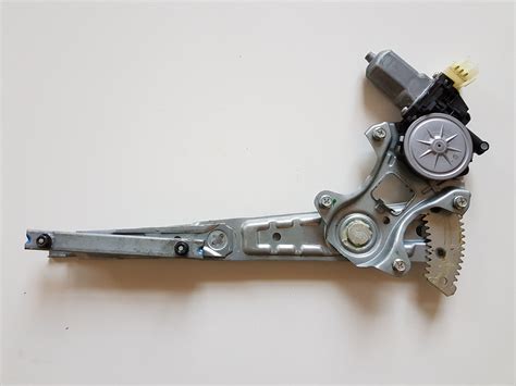 Nissan X-Trail galinio valytuvo mechanizmas