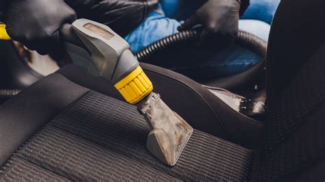 Simbolinis paveikslėlis, rodantis ilgalaikę automobilio priežiūrą