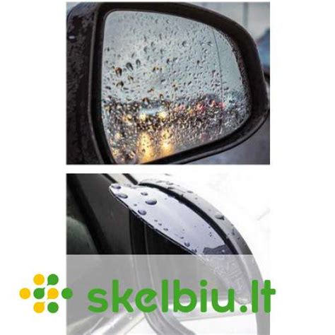 Nuotrauka, vaizduojanti automobilio veidrodėlio valymą žiemą