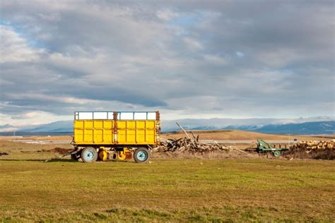 Savadarbės traktoriaus priekabos registracijos dokumentai