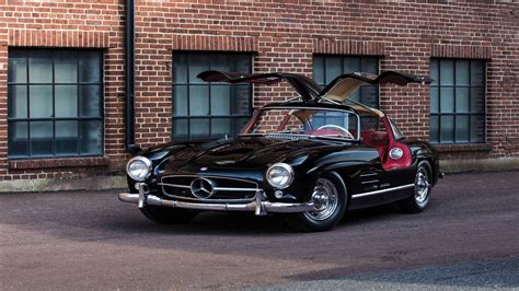 Mercedes-Benz 300 SL su atidarytomis durelėmis