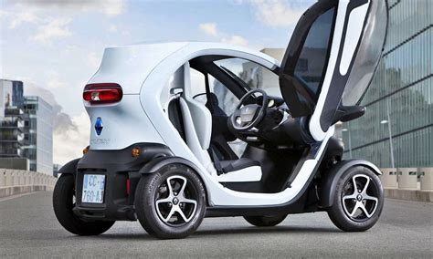 Renault Twizy su atidarytomis durelėmis