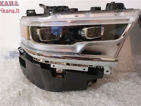 Priekinių žibintų apiplovimo sistemos schema