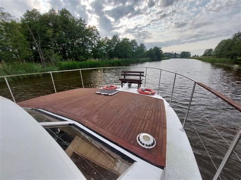 Schema, iliustruojanti laivo stabilumo principus