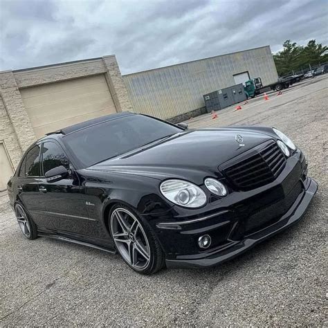 Mercedes-Benz W211 dizainas