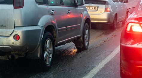 Penkių automobilių susidūrimas Vilniuje dėl slidžios kelio dangos