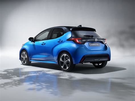 Lentelė su Toyota Yaris ratlankių išmatavimų palyginimu pagal kartas