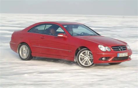 Rūdijantis Mercedes-Benz CLK klasės automobilis
