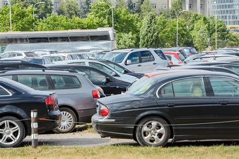 Oficialūs automobilių atstovai