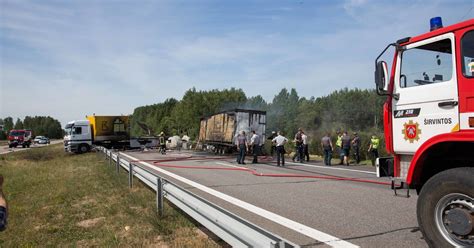 Sunkvežimio avarija su gaisru