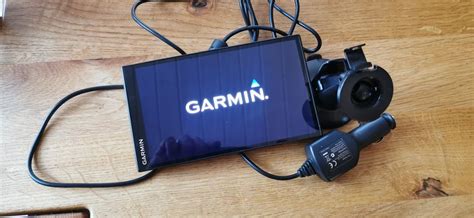 Garmin DriveSmart 61 LMT ekranas su rodomais atnaujinimo pranešimais