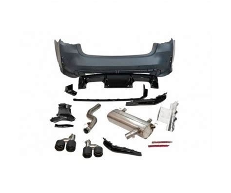 BMW automobilio galinė dalis su sportiškais duslintuvo antgaliais