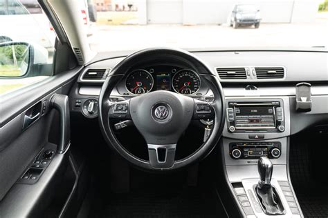 VW Touran 1.9 interjeras su automatine pavarų svirtimi