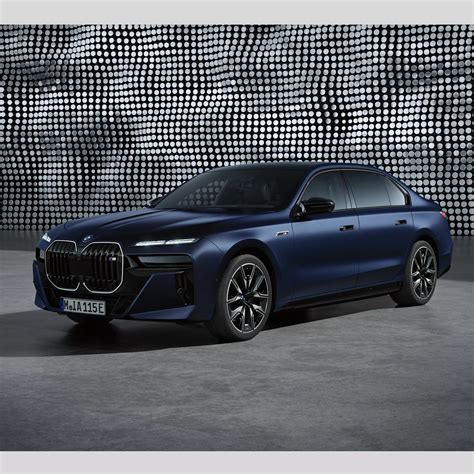 BMW M serijos elektrinio automobilio dizaino eskizas