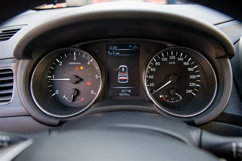 simbolis perspėjimui apie gedimą automobilio prietaisų skydelyje