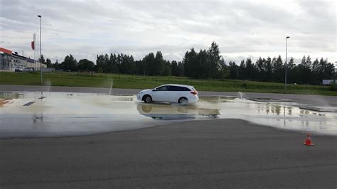 Simuliacija ekstremalaus vairavimo manevro