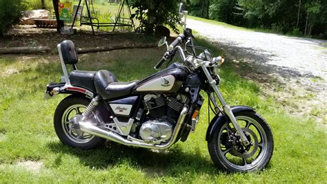 Honda Shadow 1100 variklis ir kardano sistema