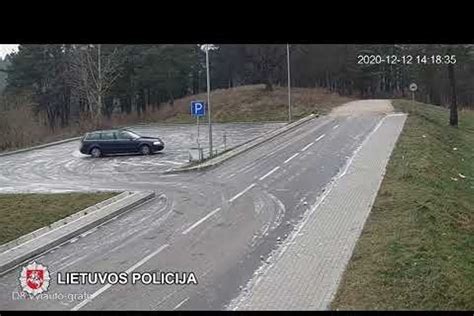 Vaizdo kameros automobilyje vairavimo egzamino metu