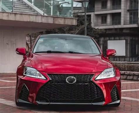 Lexus IS (XE20) dizaino elementai