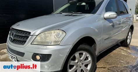 Mercedes ML klasės automobilis