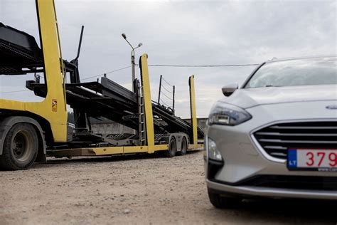 Schematinis vaizdas, kaip patikrinamas naudotas automobilis