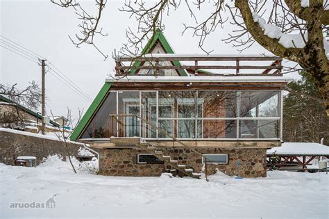 Sodo namelio su stogine pavyzdys