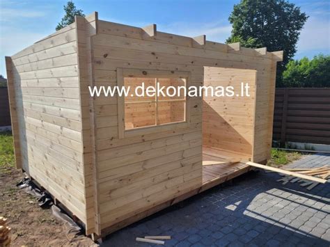 Sienojų konstrukcijos namelis