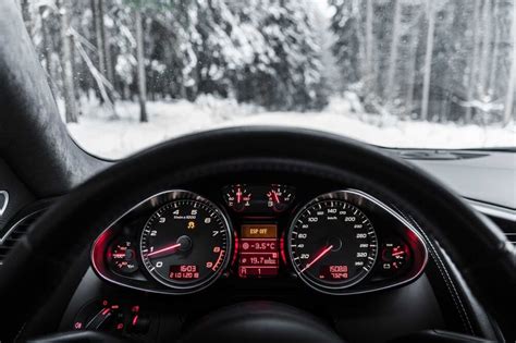 Prietaisų skydelio indikatorių spalvų sistema